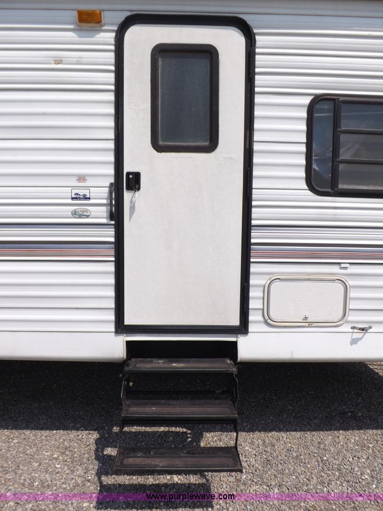 image for item I7650 1997 Sand Piper 36' travel trailer