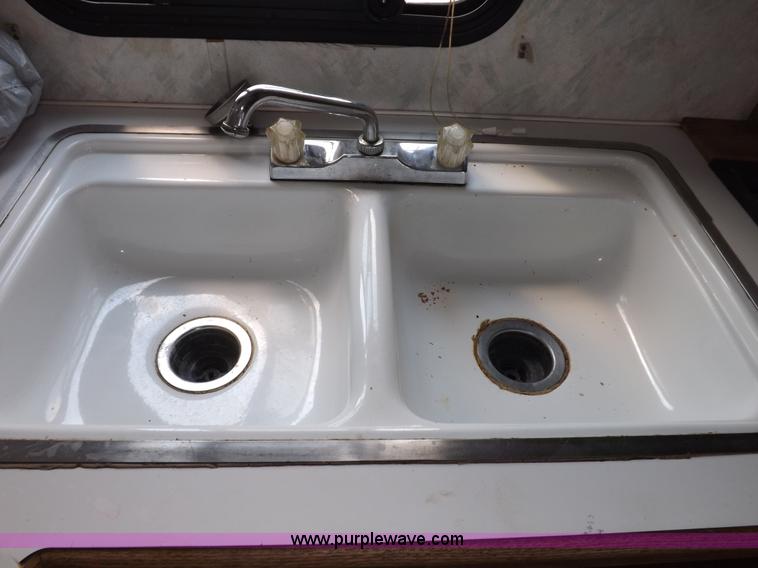 image for item I7650 1997 Sand Piper 36' travel trailer