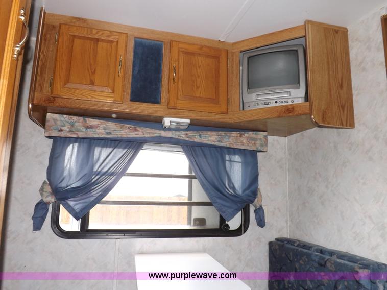 image for item I7650 1997 Sand Piper 36' travel trailer