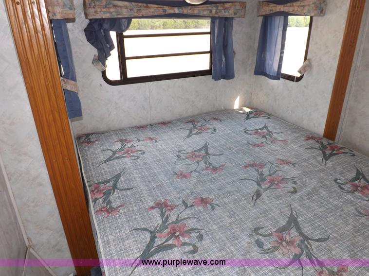 image for item I7650 1997 Sand Piper 36' travel trailer