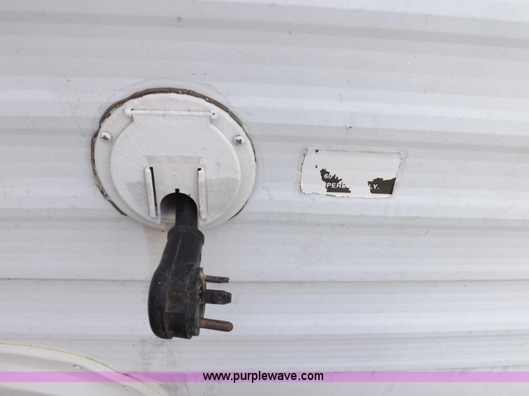 image for item I7650 1997 Sand Piper 36' travel trailer