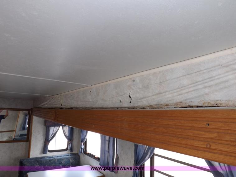 image for item I7650 1997 Sand Piper 36' travel trailer