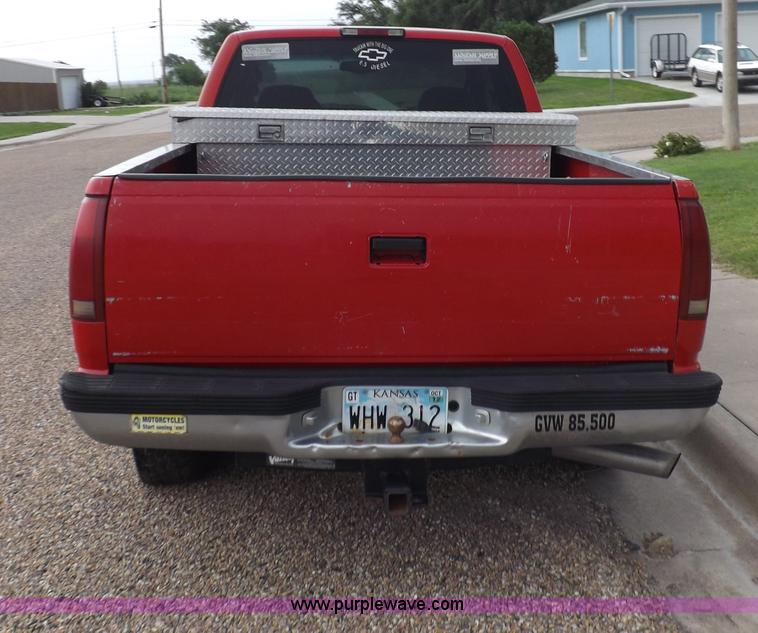 image for item I7652 1996 Chevrolet Silverado 1500 Extended Cab pickup truck