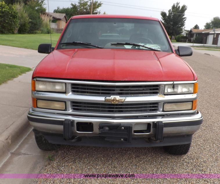 image for item I7652 1996 Chevrolet Silverado 1500 Extended Cab pickup truck