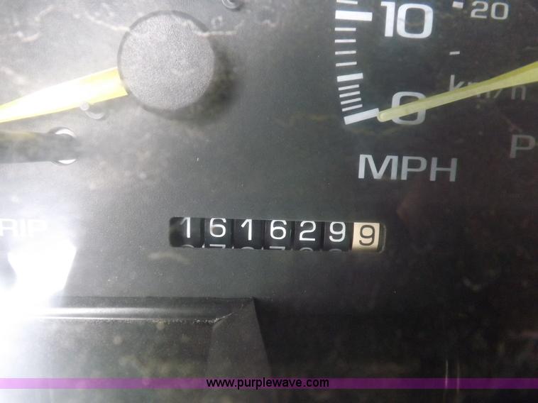 image for item I7652 1996 Chevrolet Silverado 1500 Extended Cab pickup truck