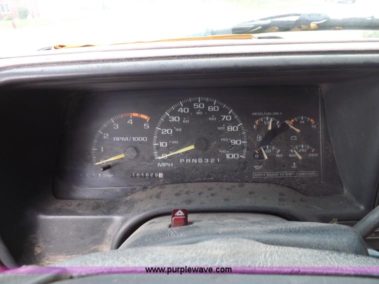 image for item I7652 1996 Chevrolet Silverado 1500 Extended Cab pickup truck