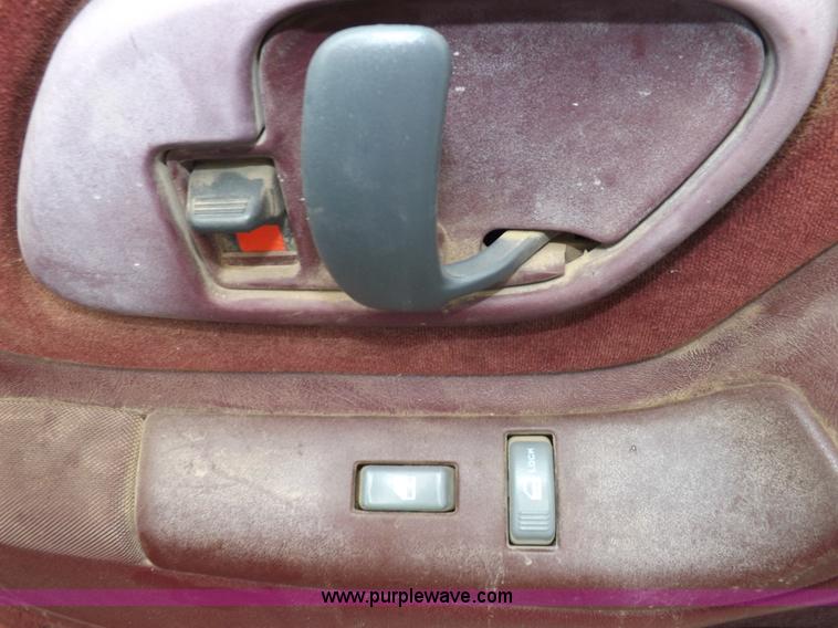 image for item I7652 1996 Chevrolet Silverado 1500 Extended Cab pickup truck