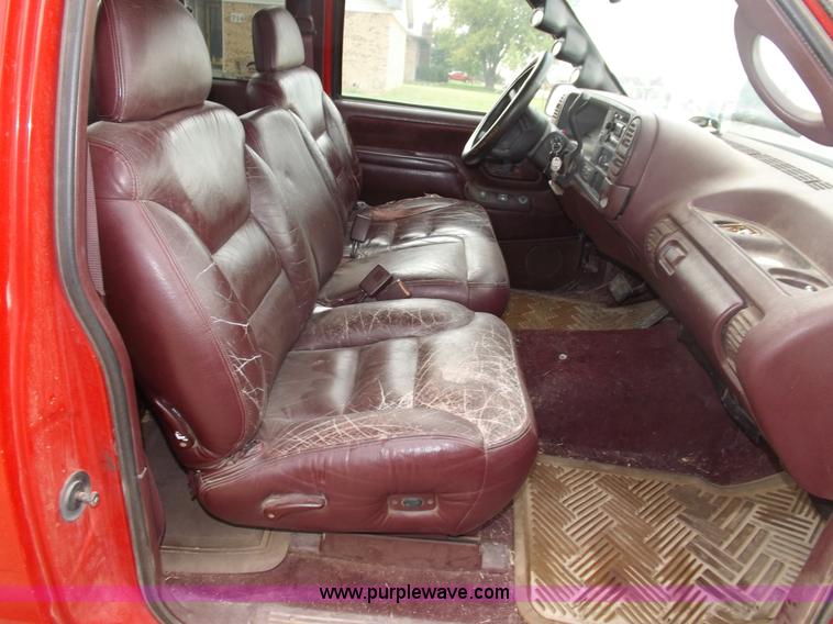 image for item I7652 1996 Chevrolet Silverado 1500 Extended Cab pickup truck