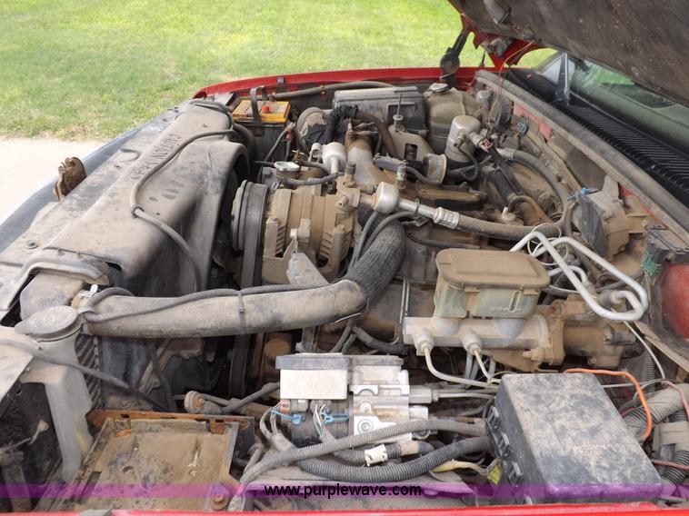 image for item I7652 1996 Chevrolet Silverado 1500 Extended Cab pickup truck