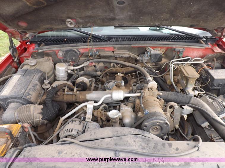 image for item I7652 1996 Chevrolet Silverado 1500 Extended Cab pickup truck