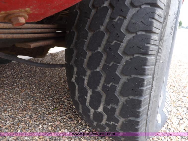 image for item I7652 1996 Chevrolet Silverado 1500 Extended Cab pickup truck