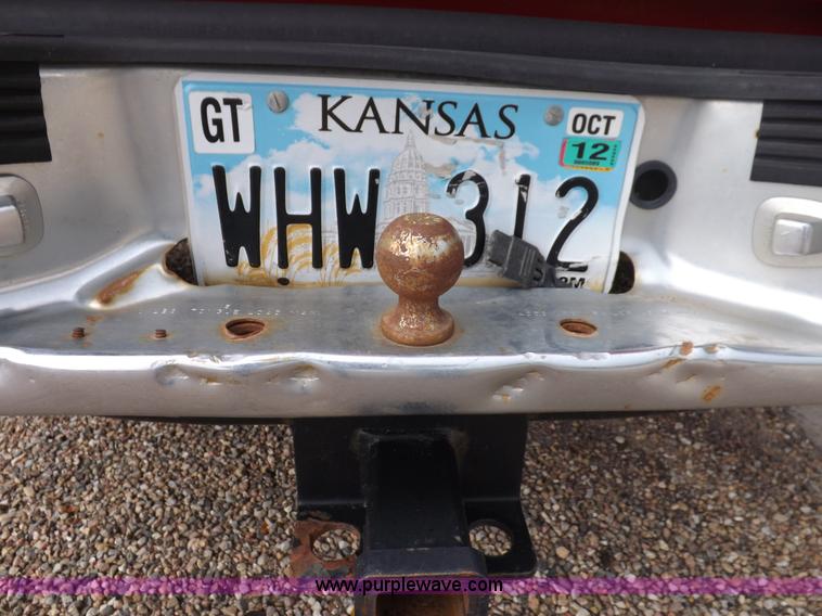 image for item I7652 1996 Chevrolet Silverado 1500 Extended Cab pickup truck