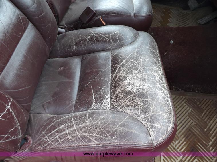 image for item I7652 1996 Chevrolet Silverado 1500 Extended Cab pickup truck