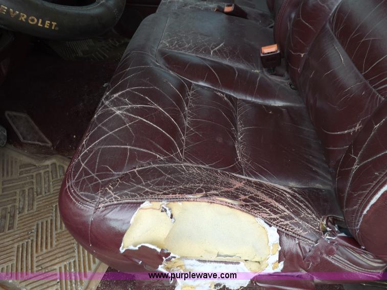 image for item I7652 1996 Chevrolet Silverado 1500 Extended Cab pickup truck