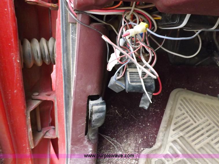 image for item I7652 1996 Chevrolet Silverado 1500 Extended Cab pickup truck