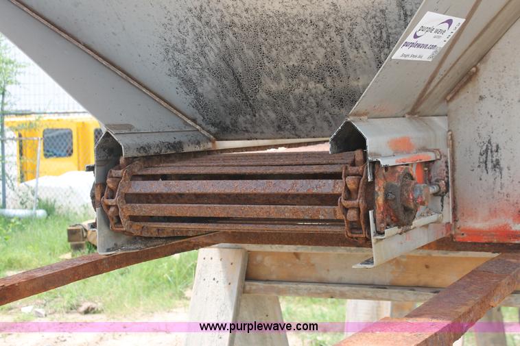 image for item I8122 Larson 1014 stainless steel salt spreader