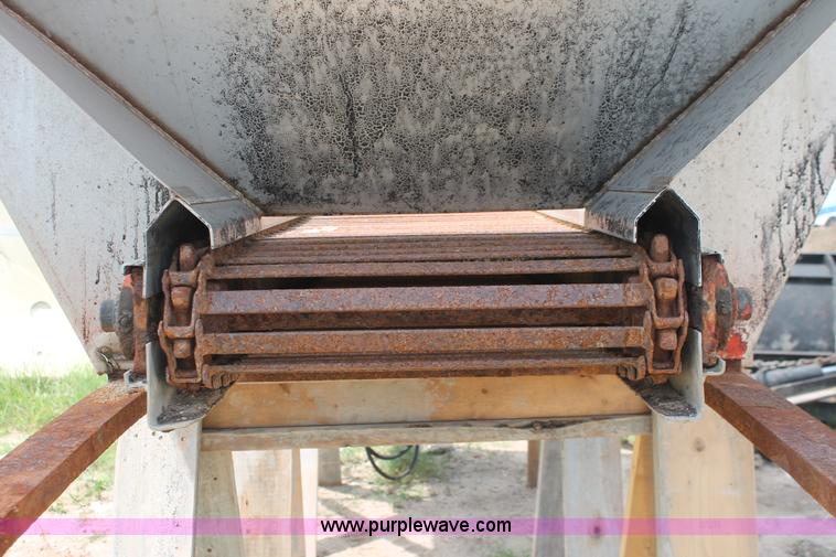 image for item I8122 Larson 1014 stainless steel salt spreader