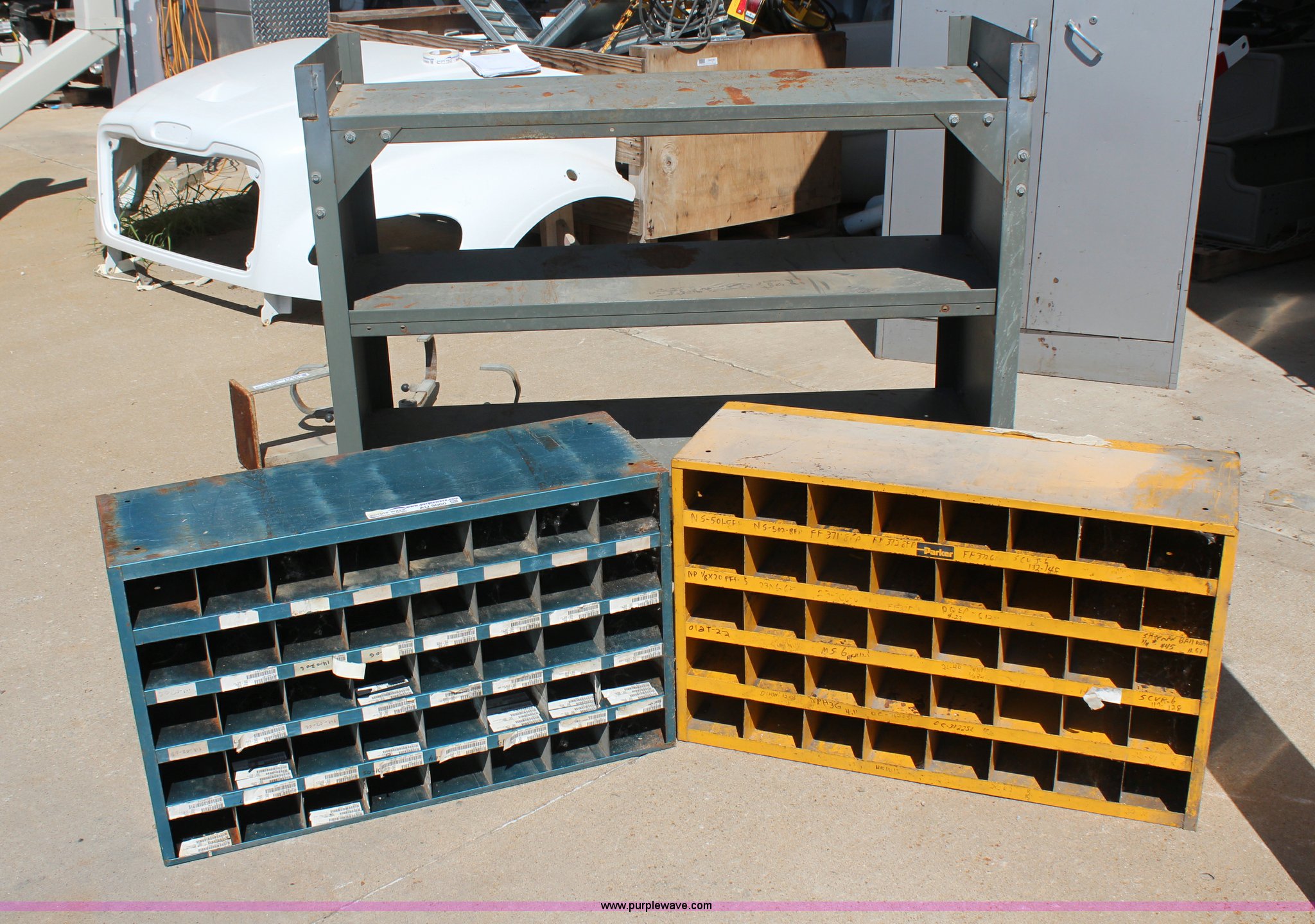 (2) bolt bins in Topeka, KS Item AU9000 sold Purple Wave