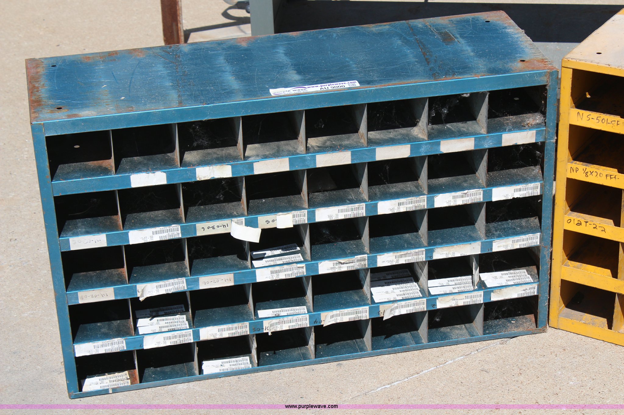 (2) bolt bins in Topeka, KS Item AU9000 sold Purple Wave