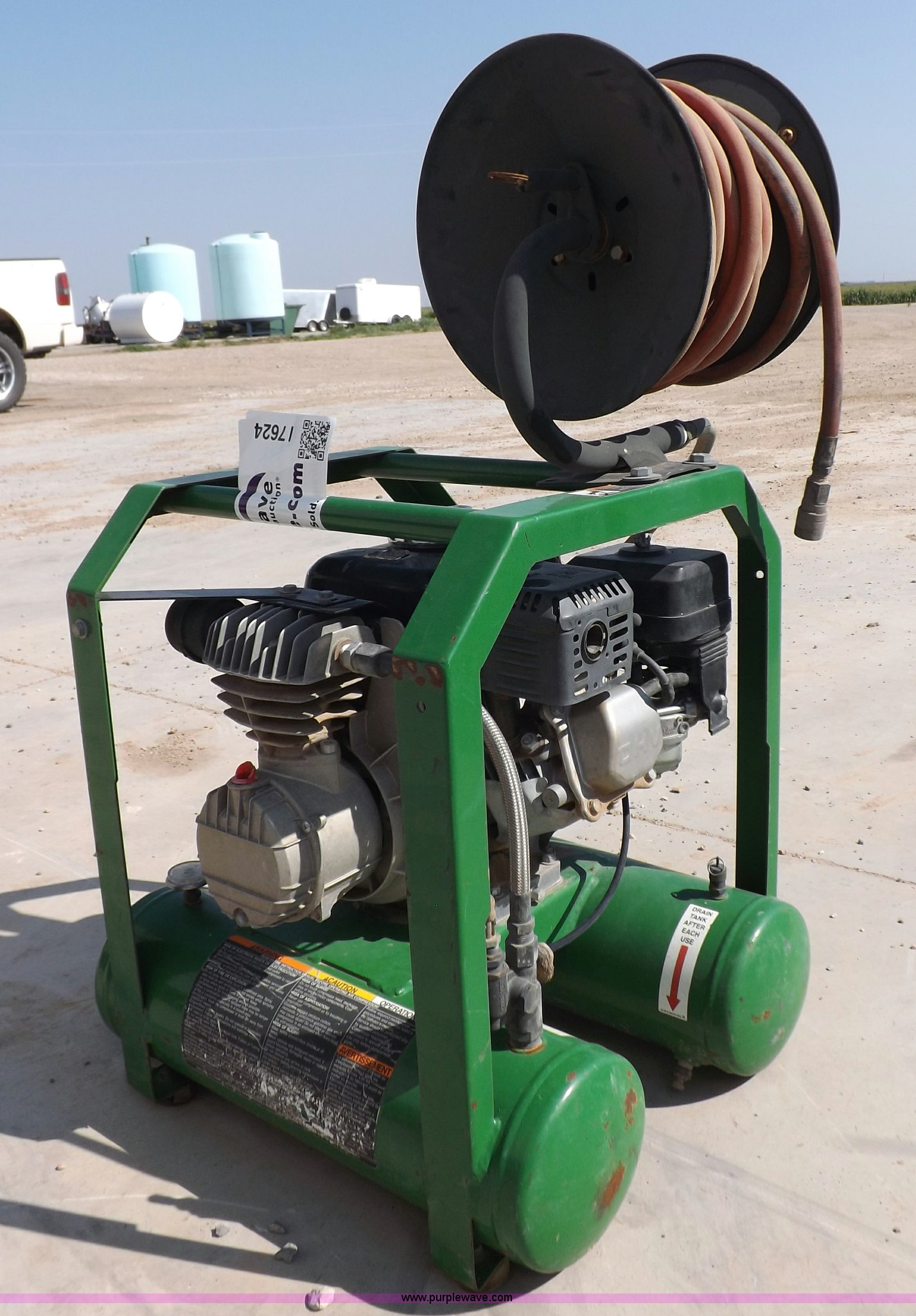 John Deere air compressor in Minneola, KS Item I7624 sold Purple Wave