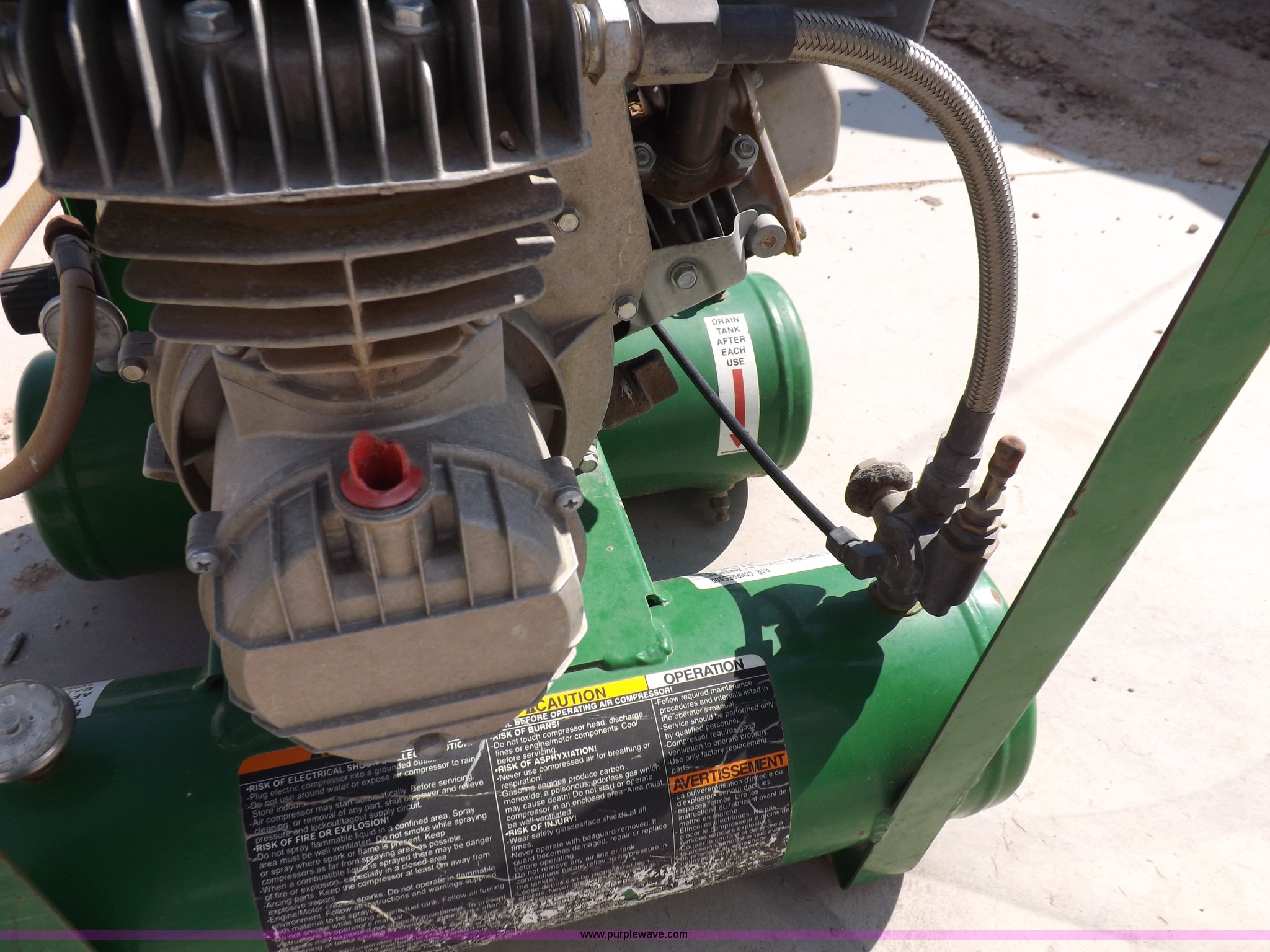 John Deere air compressor in Minneola, KS Item I7624 sold Purple Wave