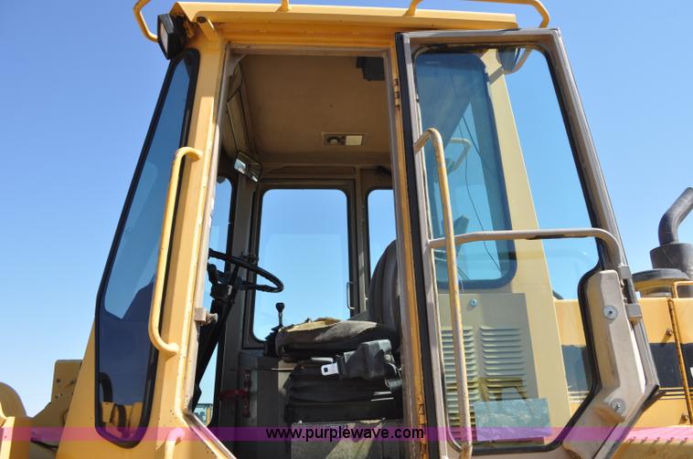 image for item G6150 1993 John Deere 624G wheel loader