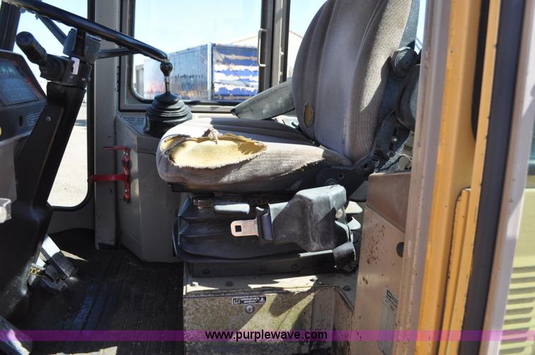 image for item G6150 1993 John Deere 624G wheel loader