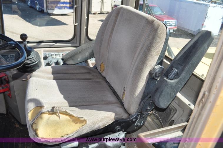 image for item G6150 1993 John Deere 624G wheel loader