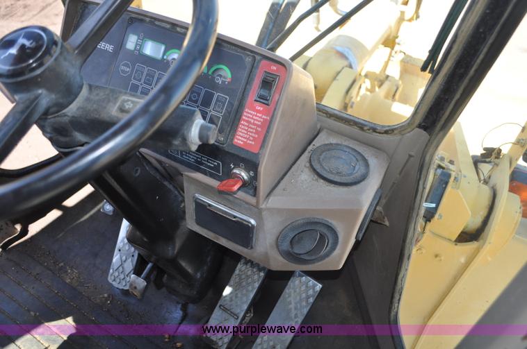 image for item G6150 1993 John Deere 624G wheel loader