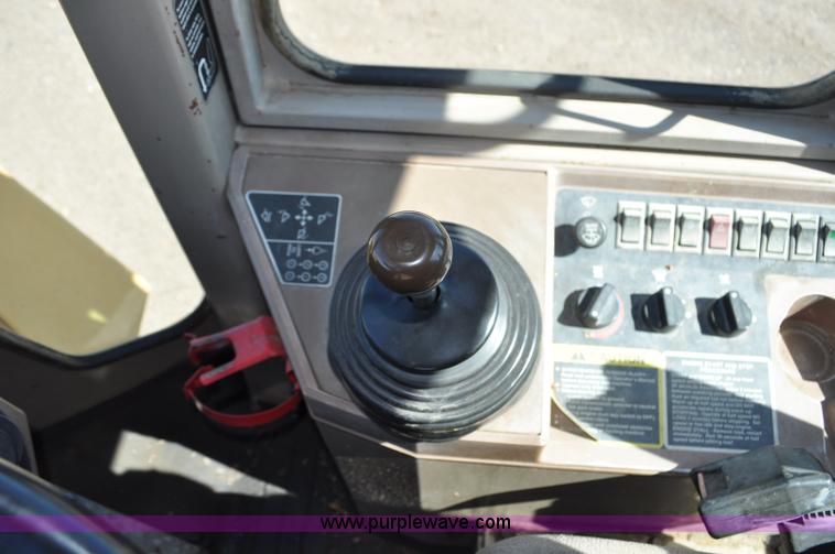 image for item G6150 1993 John Deere 624G wheel loader