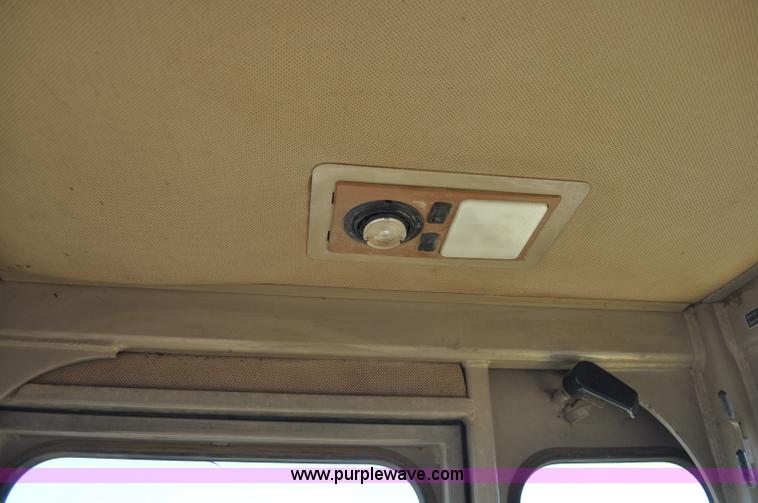 image for item G6150 1993 John Deere 624G wheel loader