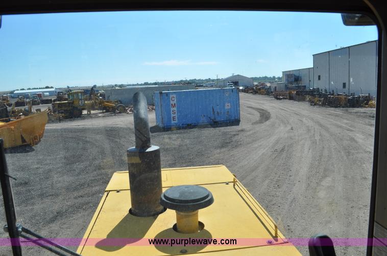 image for item G6150 1993 John Deere 624G wheel loader