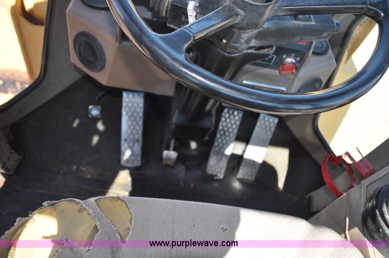 image for item G6150 1993 John Deere 624G wheel loader