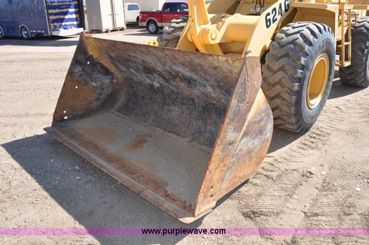 image for item G6150 1993 John Deere 624G wheel loader