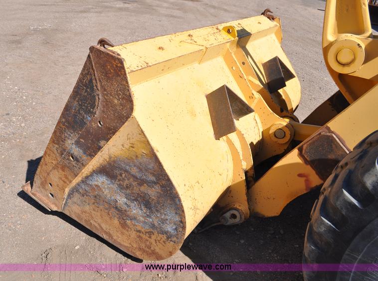 image for item G6150 1993 John Deere 624G wheel loader