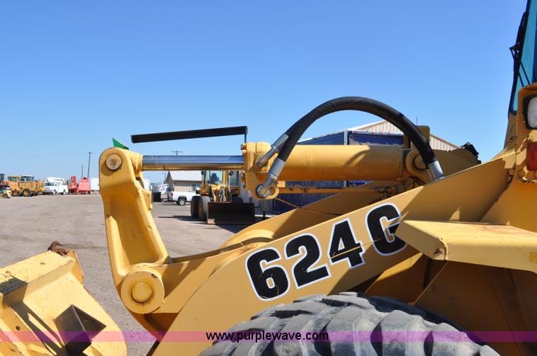 image for item G6150 1993 John Deere 624G wheel loader