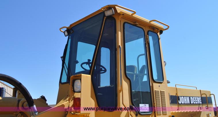 image for item G6150 1993 John Deere 624G wheel loader