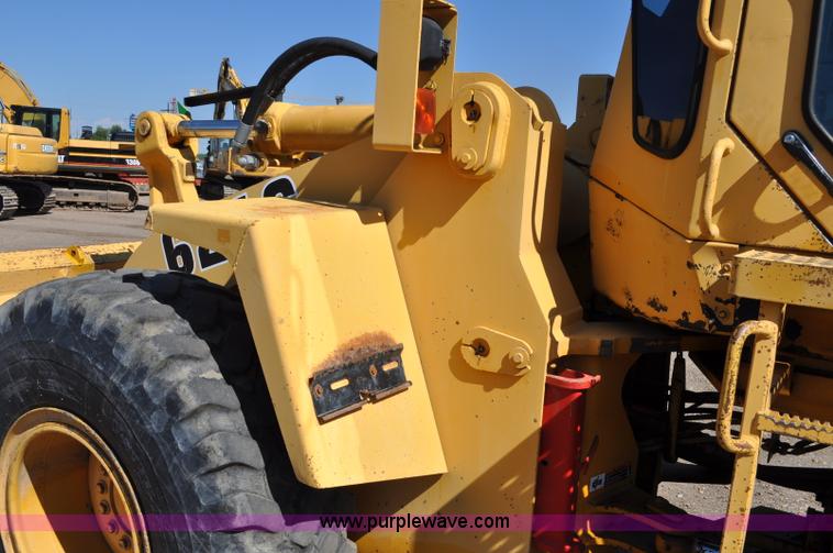 image for item G6150 1993 John Deere 624G wheel loader