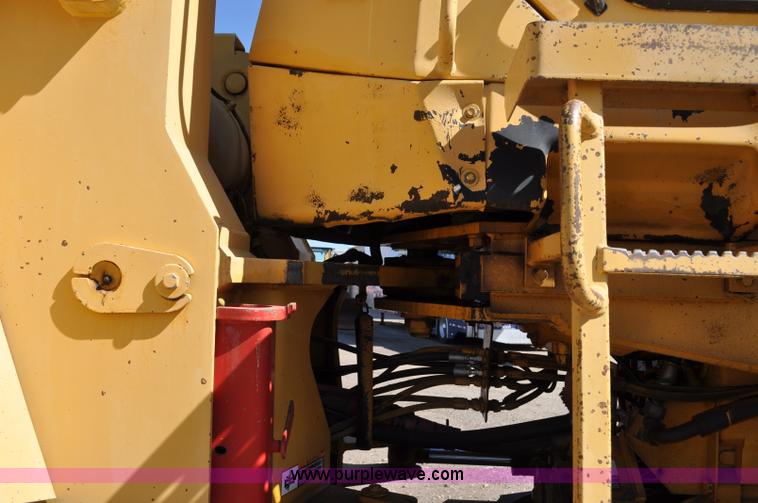 image for item G6150 1993 John Deere 624G wheel loader
