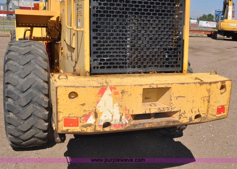 image for item G6150 1993 John Deere 624G wheel loader