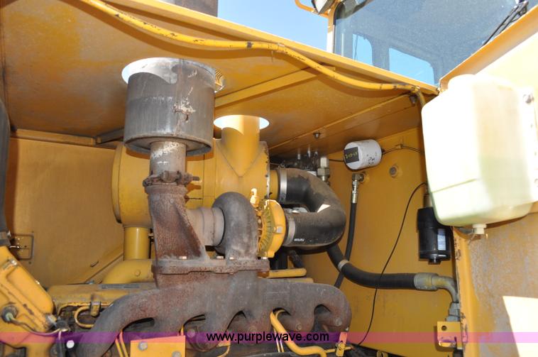 image for item G6150 1993 John Deere 624G wheel loader