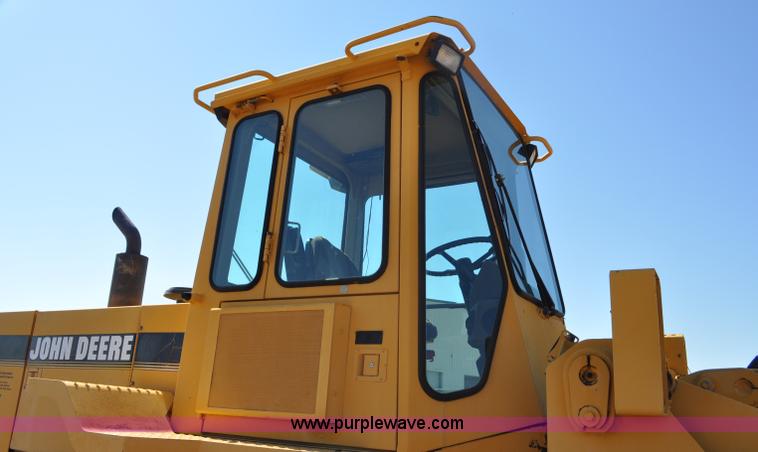 image for item G6150 1993 John Deere 624G wheel loader