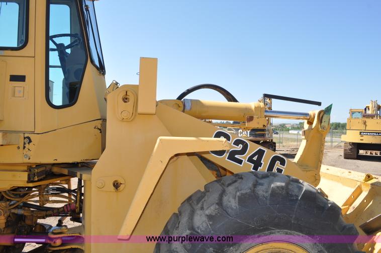 image for item G6150 1993 John Deere 624G wheel loader