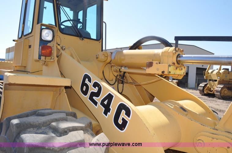 image for item G6150 1993 John Deere 624G wheel loader