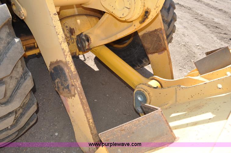 image for item G6150 1993 John Deere 624G wheel loader