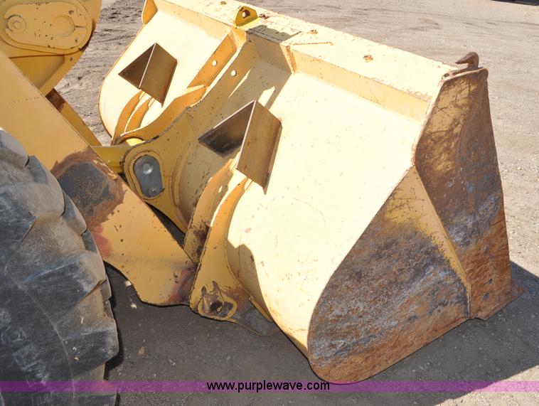 image for item G6150 1993 John Deere 624G wheel loader