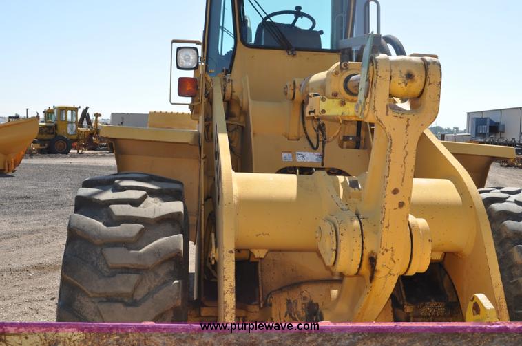 image for item G6150 1993 John Deere 624G wheel loader