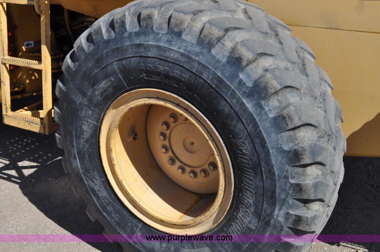 image for item G6150 1993 John Deere 624G wheel loader