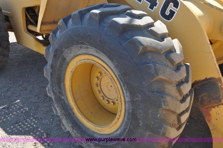 image for item G6150 1993 John Deere 624G wheel loader