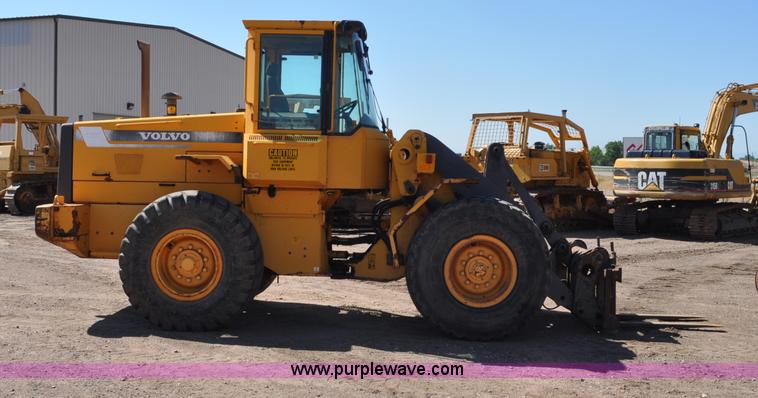 image for item G6151 1997 Volvo L70C wheel loader